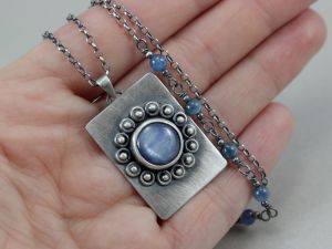 chileart biżuteria autorska kianit cyjanit i srebro oksydowane wisior łańcuszek 